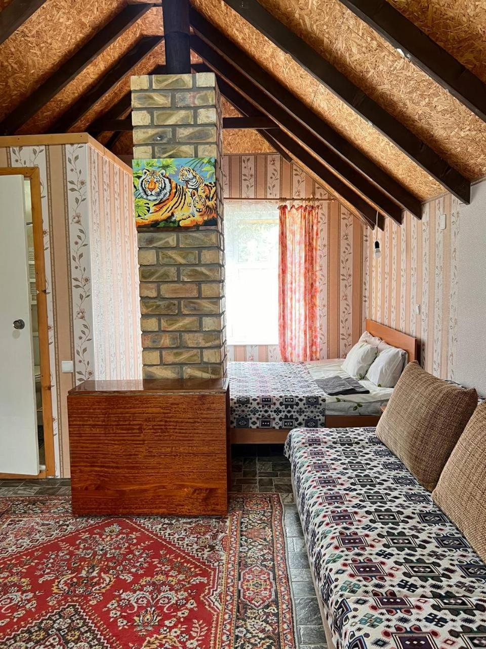 Podsolnukhi Guest House Tsjolpon-Ata Eksteriør bilde