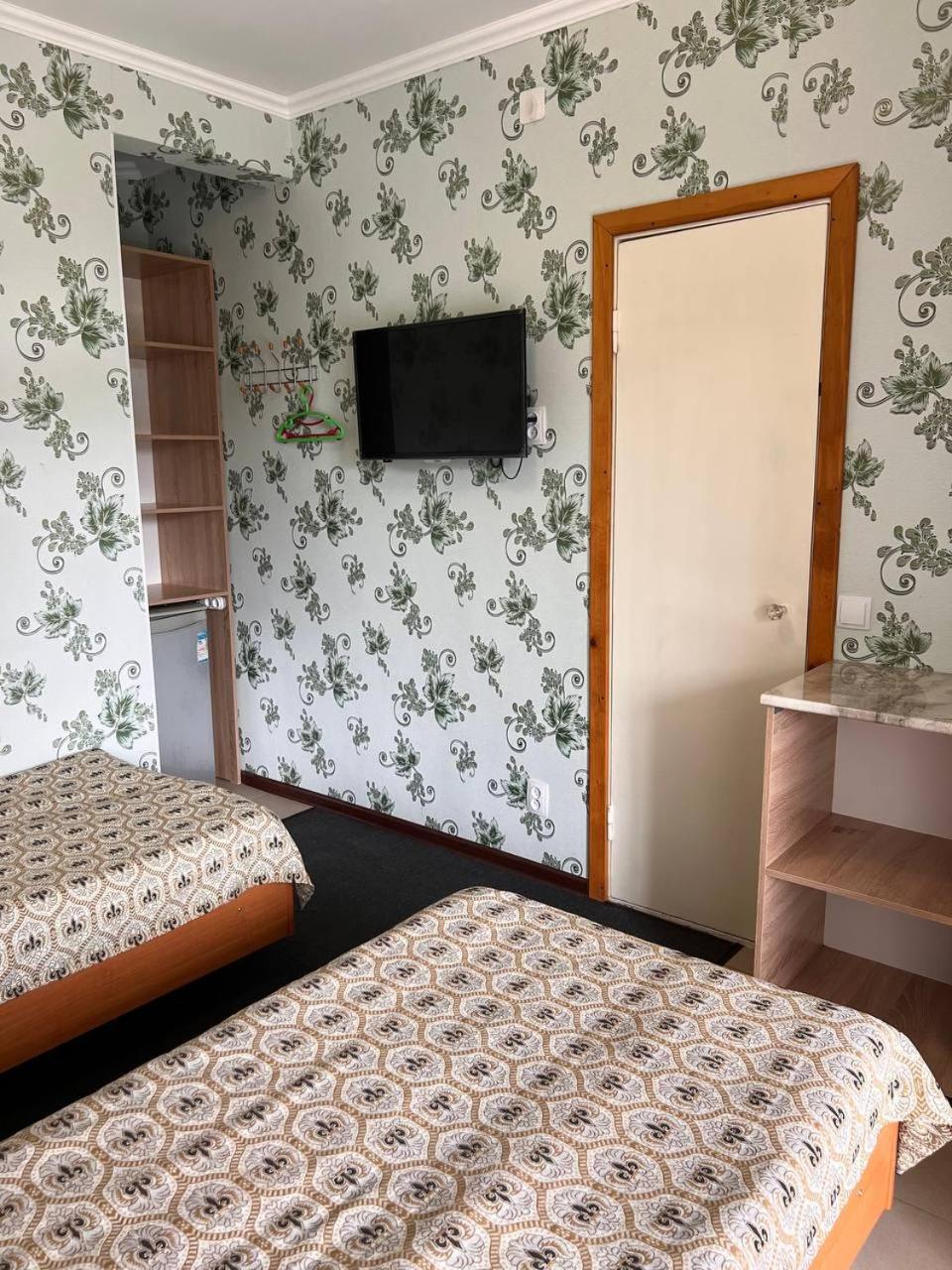 Podsolnukhi Guest House Tsjolpon-Ata Eksteriør bilde