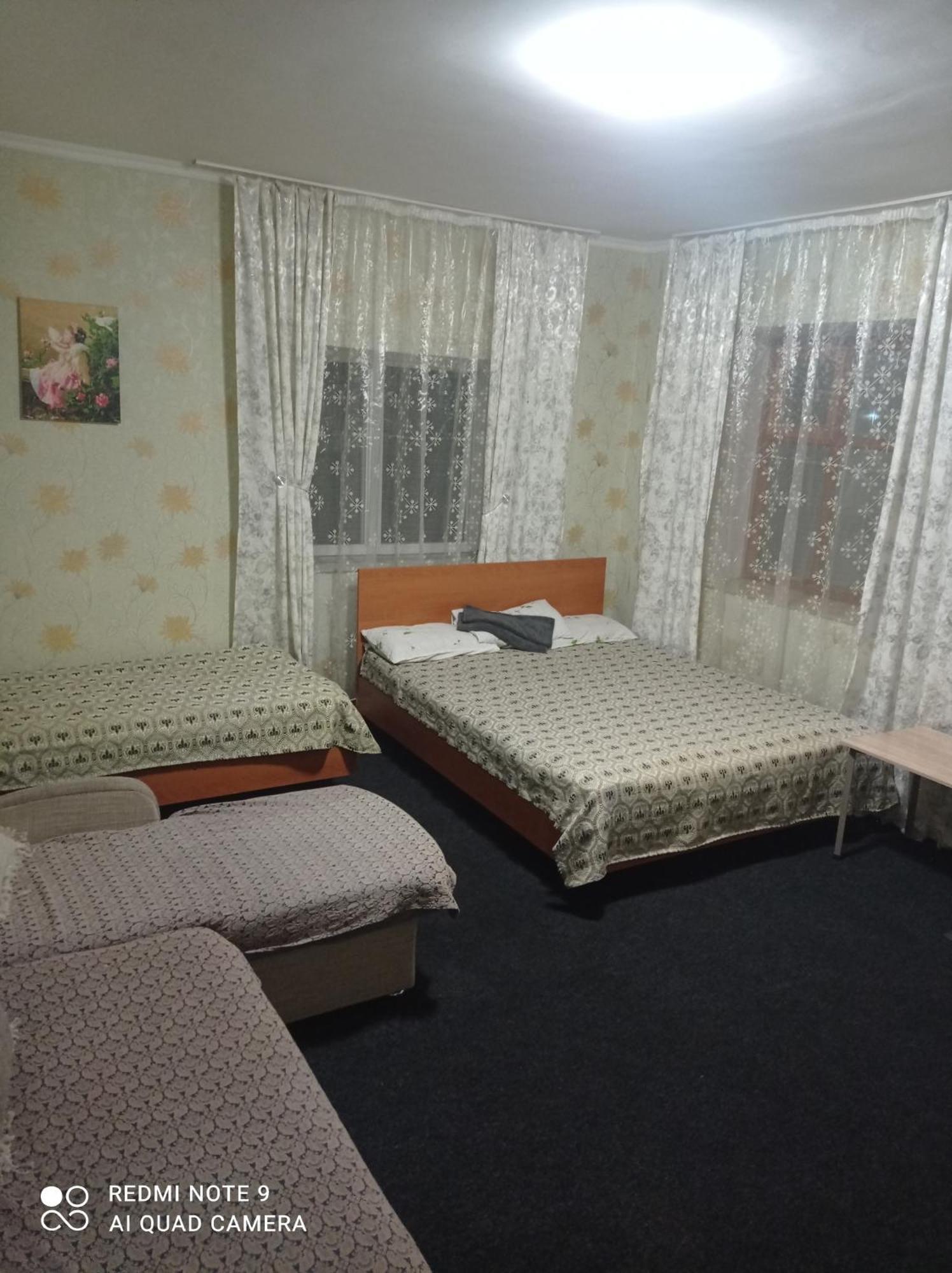 Podsolnukhi Guest House Tsjolpon-Ata Eksteriør bilde